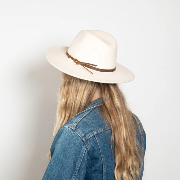 WYETH Billie Mid Brim 100% Wool Fedora in Cream PRICE FIRM - Picture 4 of 16